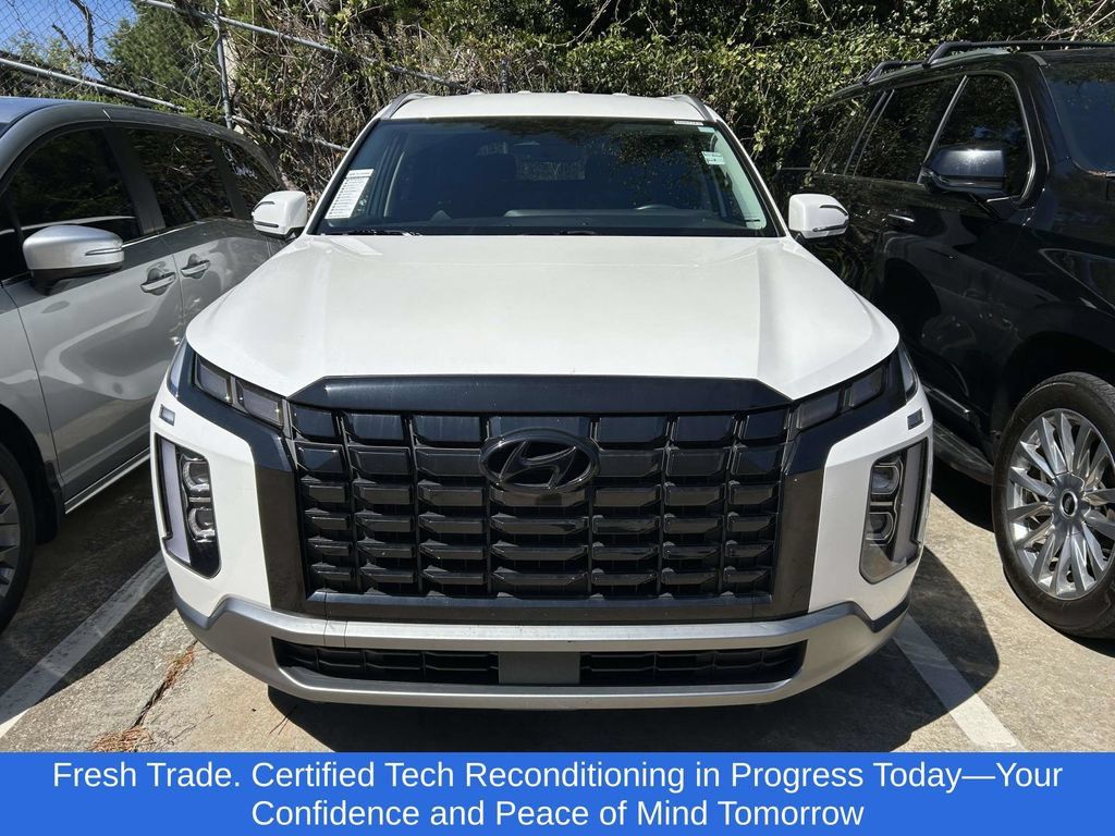 Used 2023 Hyundai Palisade SEL FWD image 2