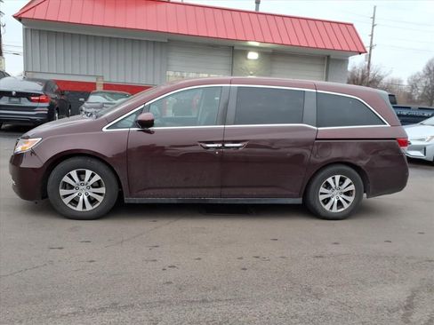 Used 2016 Honda Odyssey SE image 2