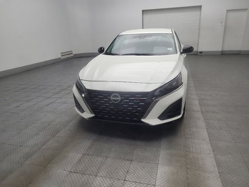 Used 2025 Nissan Altima 2.5 SR FWD image 15