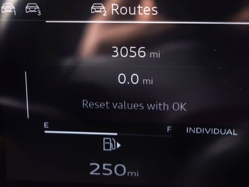 Used 2025 Audi Q5 Prestige AWD/4WD image 19