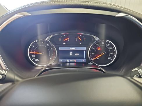 Used 2025 Chevrolet Blazer LT AWD/4WD image 18