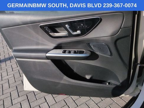 Used 2025 Mercedes-Benz GLC 300 image 28