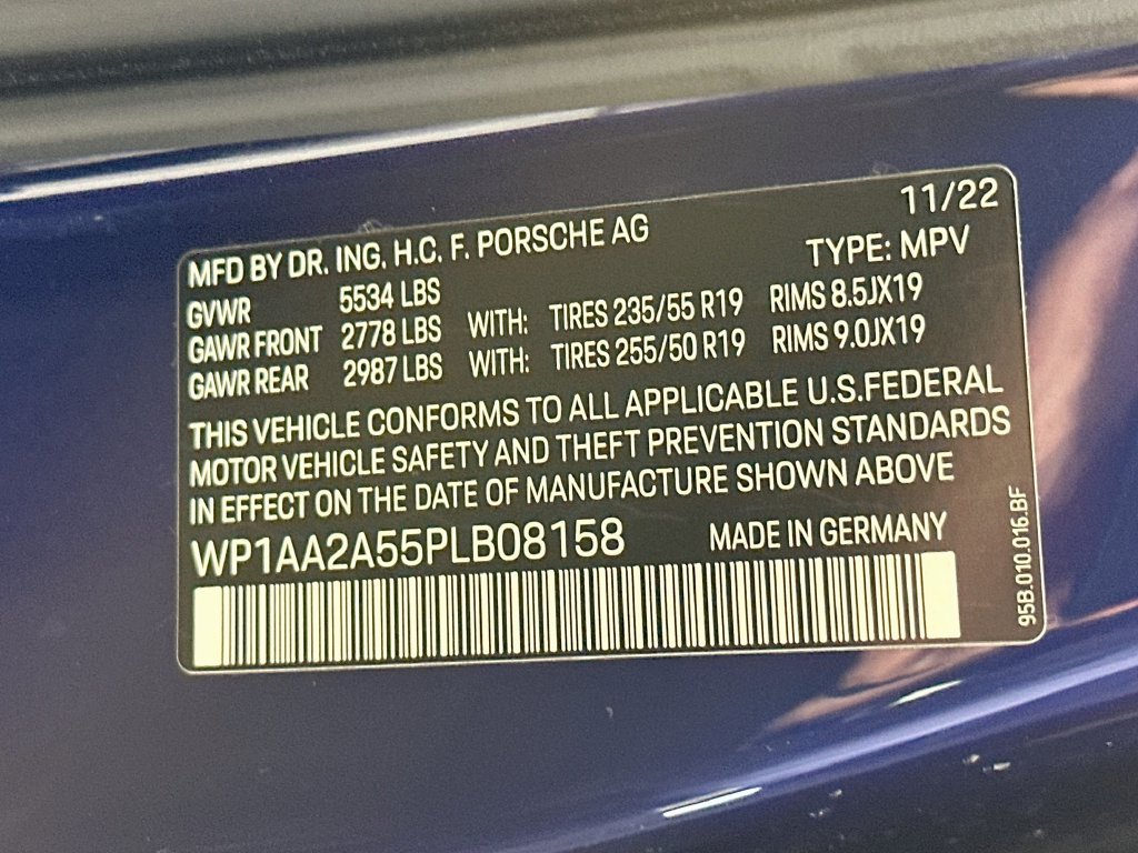 Used 2023 Porsche Macan AWD/4WD image 31