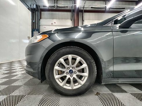 Used 2015 Ford Fusion S image 18
