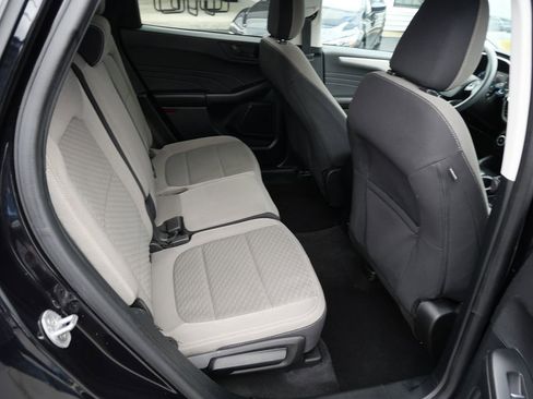 Used 2022 Ford Escape SE image 25