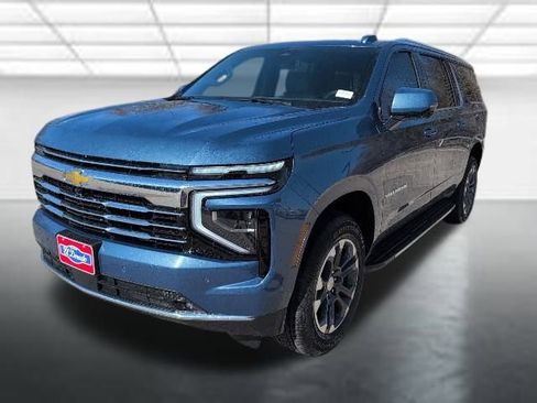 New 2026 Chevrolet Suburban LT w/ Comfort Package image 31