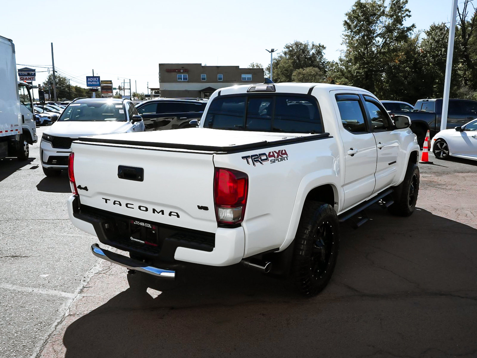 Used 2016 Toyota Tacoma TRD Sport w/ Towing Package AWD/4WD image 6