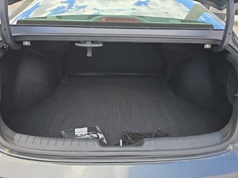 Used 2023 Hyundai Elantra SEL w/ Convenience Package FWD image 8