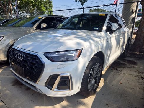 Certified 2023 Audi Q5 2.0T Prestige AWD/4WD image 4