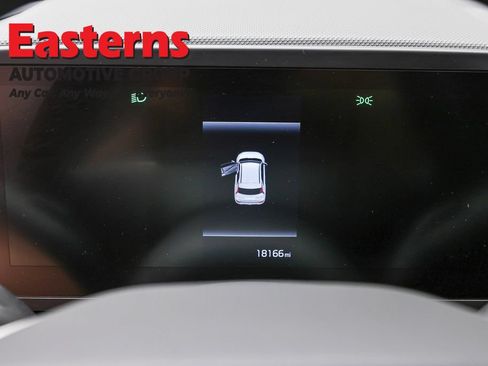 Used 2025 Kia Niro LX FWD image 17