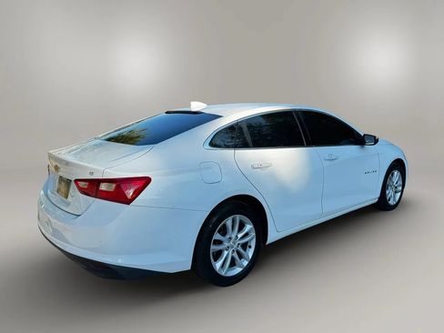 Used 2017 Chevrolet Malibu LT FWD image 8