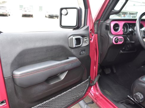 Used 2022 Jeep Wrangler Unlimited Rubicon w/ Cold Weather Group image 25