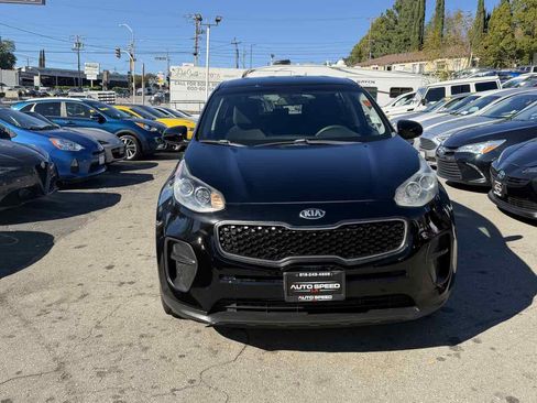 Used 2018 Kia Sportage LX image 2
