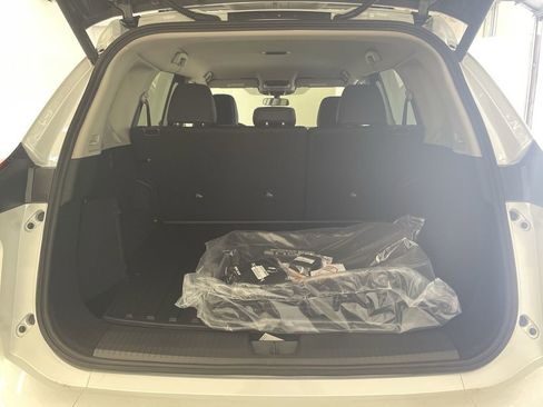New 2026 Nissan Rogue SV AWD/4WD image 15