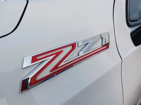 Used 2023 Chevrolet Tahoe Z71 w/ Z71 Off-Road Package image 39