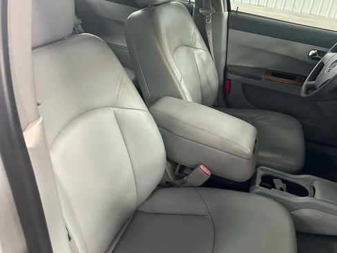 Used 2005 Buick LaCrosse CXL w/ Chrome Appearance Package image 9