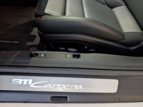 Used 2025 Porsche 911 Carrera image 28