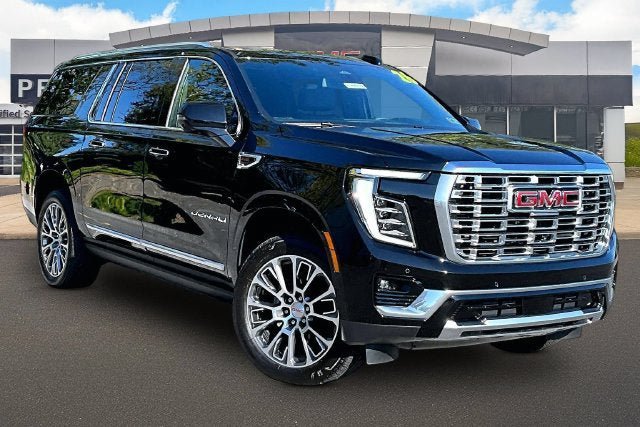 Certified 2026 GMC Yukon XL Denali w/ Sun & Power Step Package AWD/4WD image 11