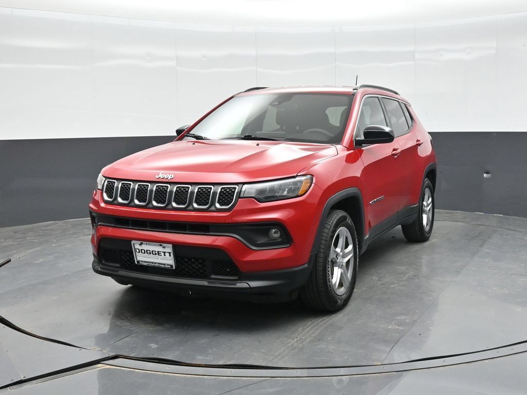 Used 2024 Jeep Compass Latitude AWD/4WD image 13