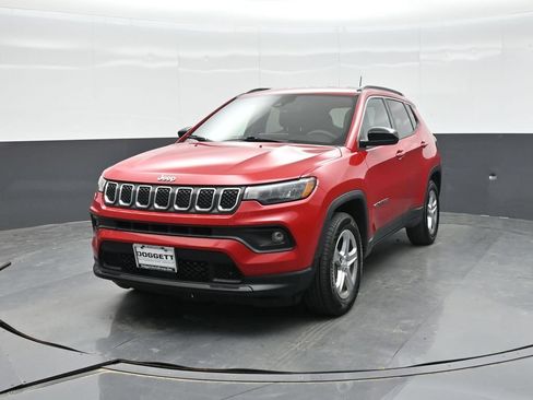 Used 2024 Jeep Compass Latitude AWD/4WD image 13