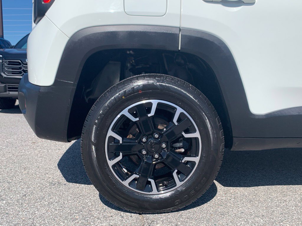 Used 2023 Jeep Renegade Trailhawk AWD/4WD image 28