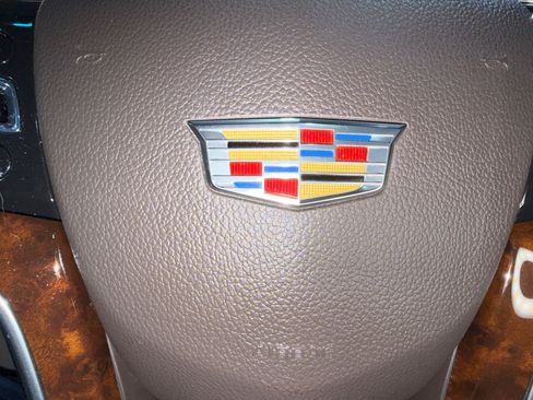 Used 2015 Cadillac Escalade Luxury image 98