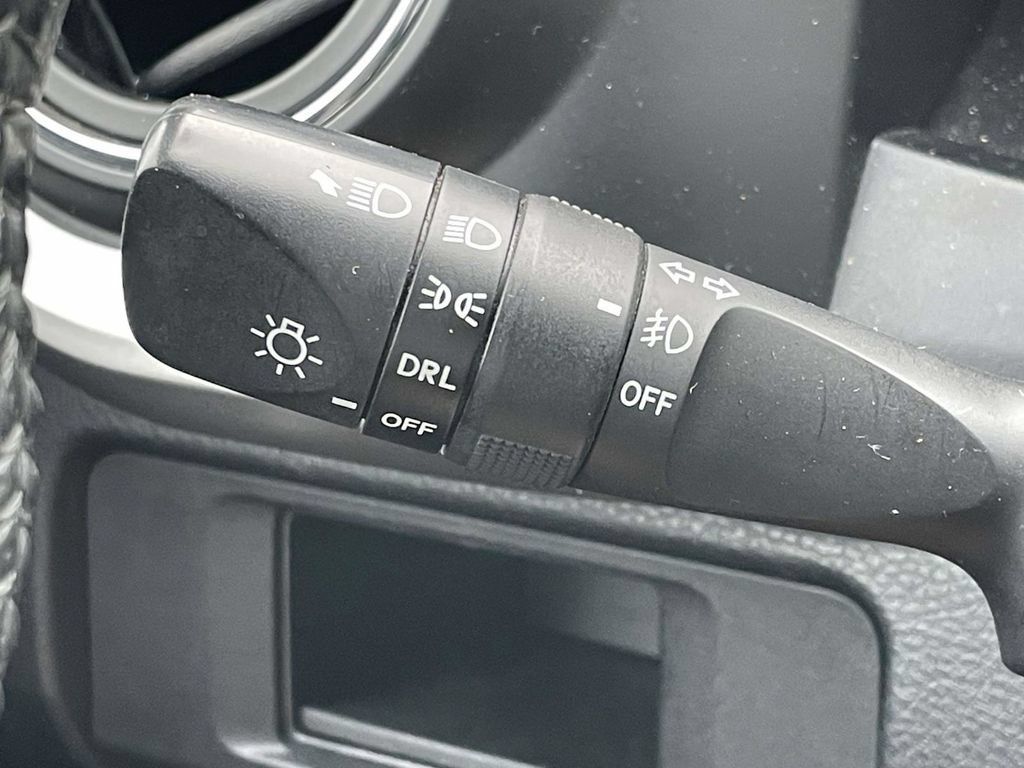 Used 2018 Toyota Tacoma SR5 RWD image 25