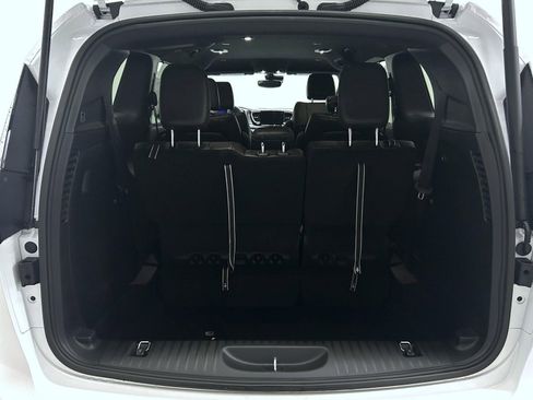 New 2026 Chrysler Pacifica Select AWD/4WD image 9