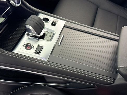 Certified 2025 Jaguar F-PACE R-Dynamic S image 21