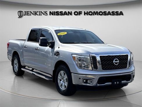 Certified 2017 Nissan Titan SV image 6