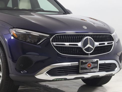 Used 2023 Mercedes-Benz GLC 300 4MATIC w/ Pinnacle Trim Package image 38