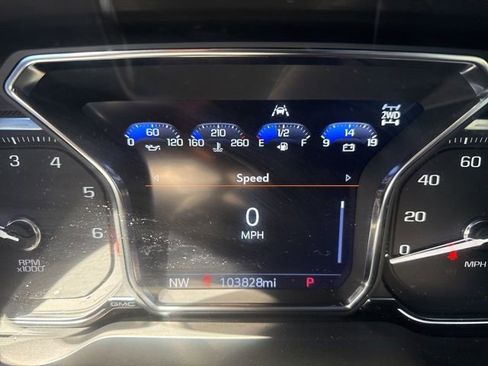 Used 2021 GMC Yukon SLT w/ SLT Premium Package image 14