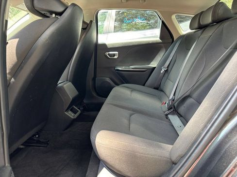 Used 2025 Kia K4 FWD image 24