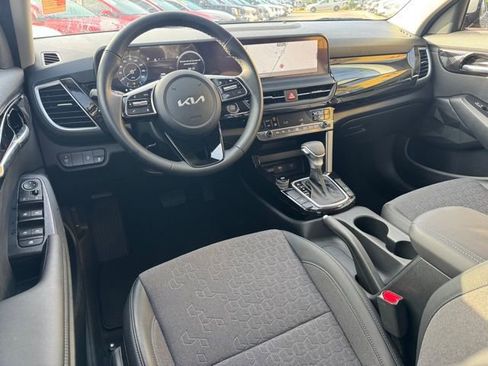 Certified 2024 Kia Seltos S image 11