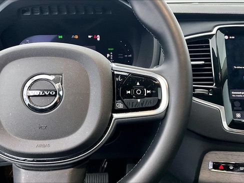 Used 2025 Volvo XC90 T8 Ultra w/ Lounge Package AWD/4WD image 26