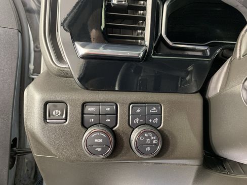 Used 2024 Chevrolet Silverado 1500 LTZ image 17