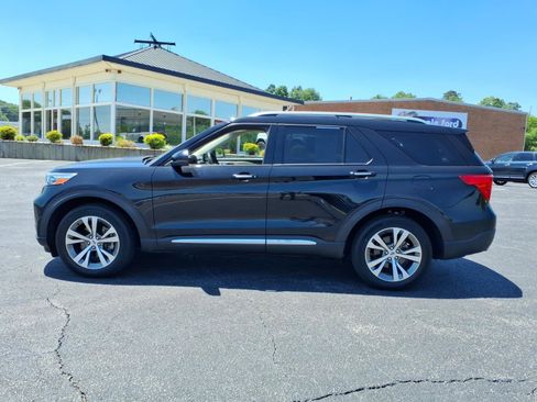 Used 2020 Ford Explorer Platinum w/ Premium Technology Package AWD/4WD image 4