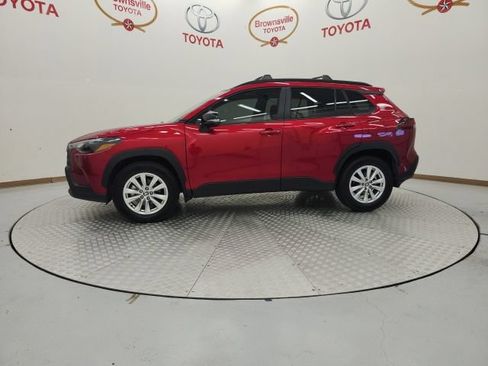 Used 2026 Toyota Corolla Cross LE FWD image 5