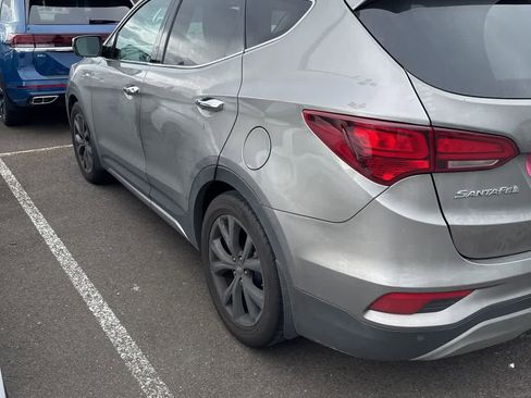 Used 2018 Hyundai Santa Fe Sport image 6