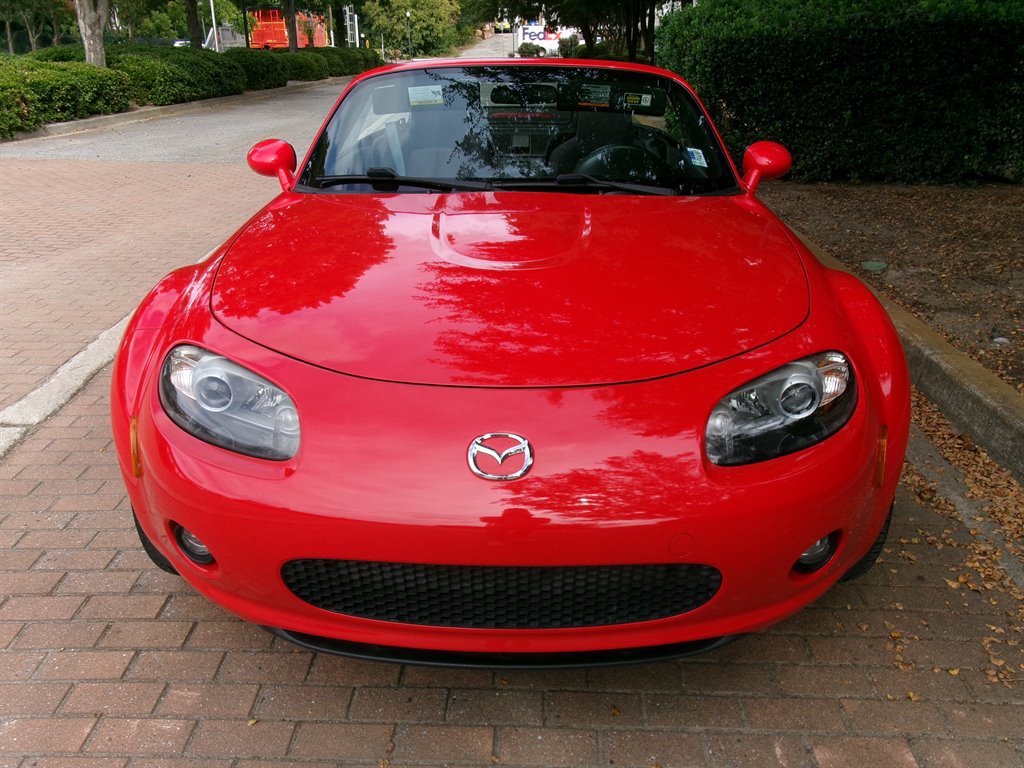 Used 2006 MAZDA MX-5 Miata Sport RWD image 3