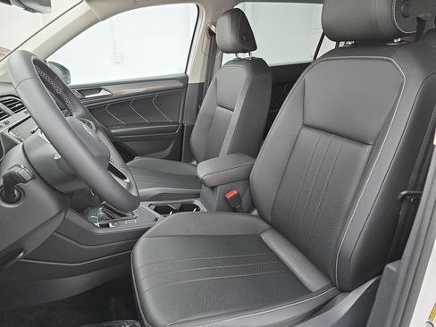 Certified 2023 Volkswagen Tiguan SE w/ Panoramic Sunroof Package image 15