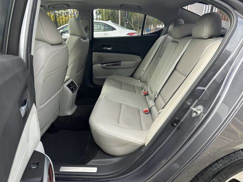 Used 2017 Acura TLX w/ Technology Package FWD image 13