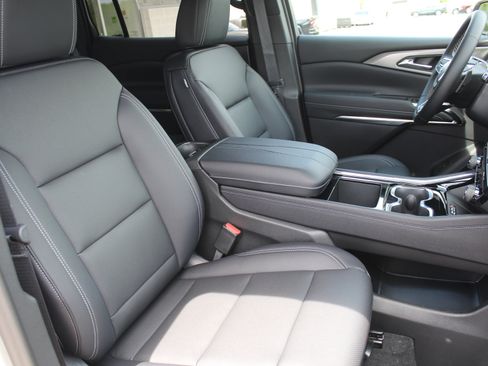 New 2026 Chevrolet Traverse LT w/ Midnight/Sport Edition AWD/4WD image 15