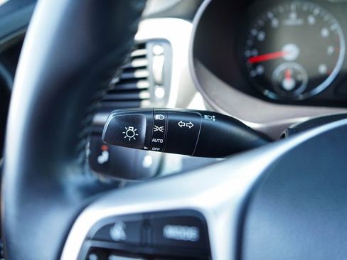 Used 2020 Kia Sorento S FWD image 33