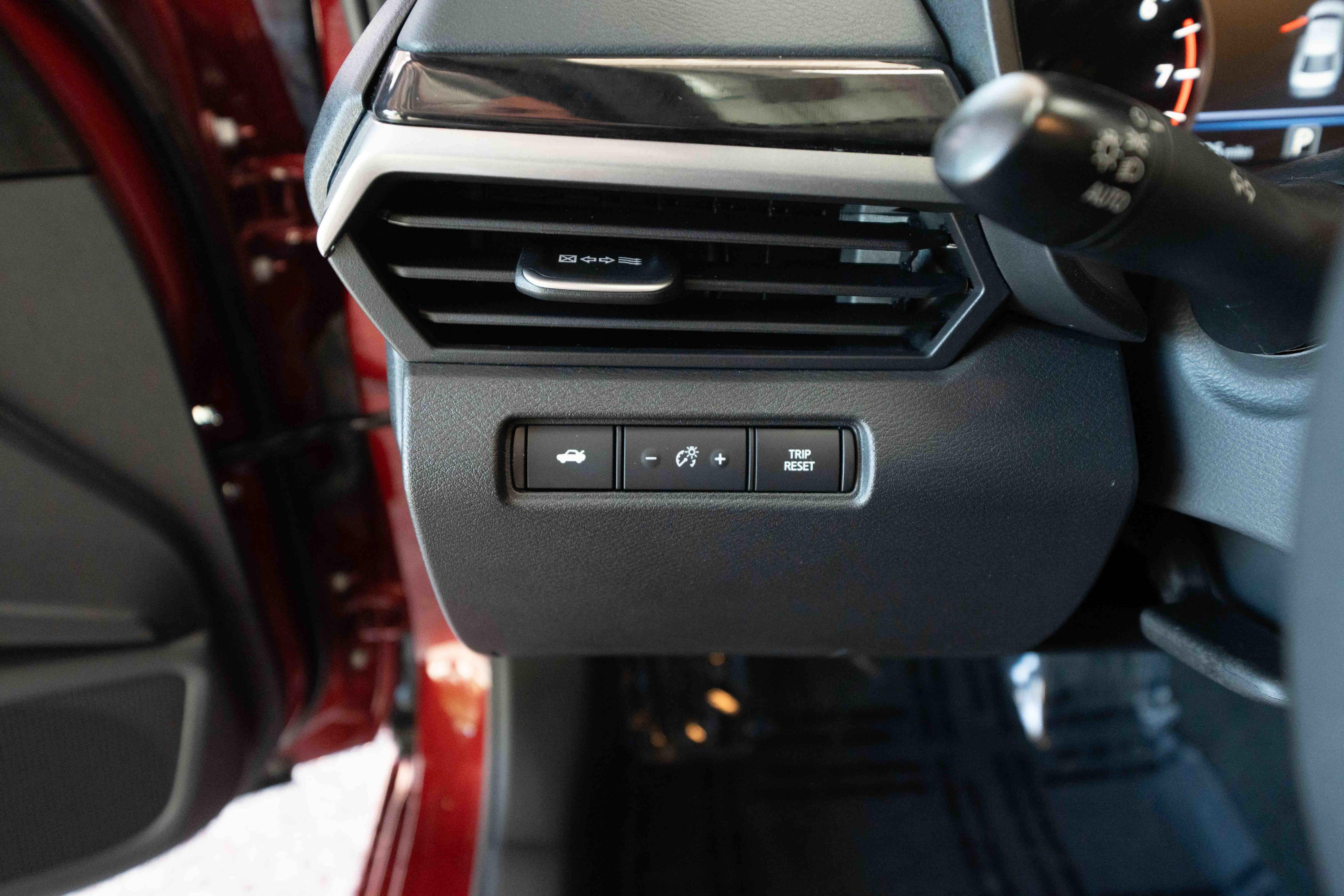 Used 2024 Nissan Altima 2.5 SR w/ SR Premium Package FWD image 11