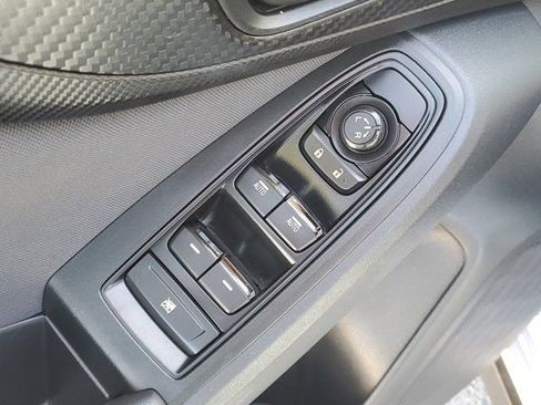 Used 2018 Subaru Crosstrek 2.0i Premium w/ Eyesight System image 17