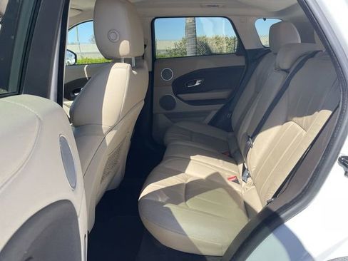 Used 2018 Land Rover Range Rover Evoque SE image 25