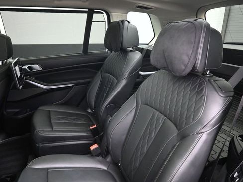 Used 2019 BMW X7 xDrive50i w/ Premium Package AWD/4WD image 30