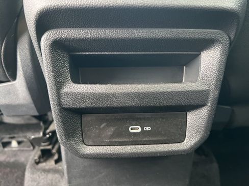 Used 2024 Volkswagen Taos SE image 25