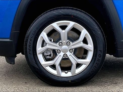 Used 2024 Jeep Compass Sport AWD/4WD image 12